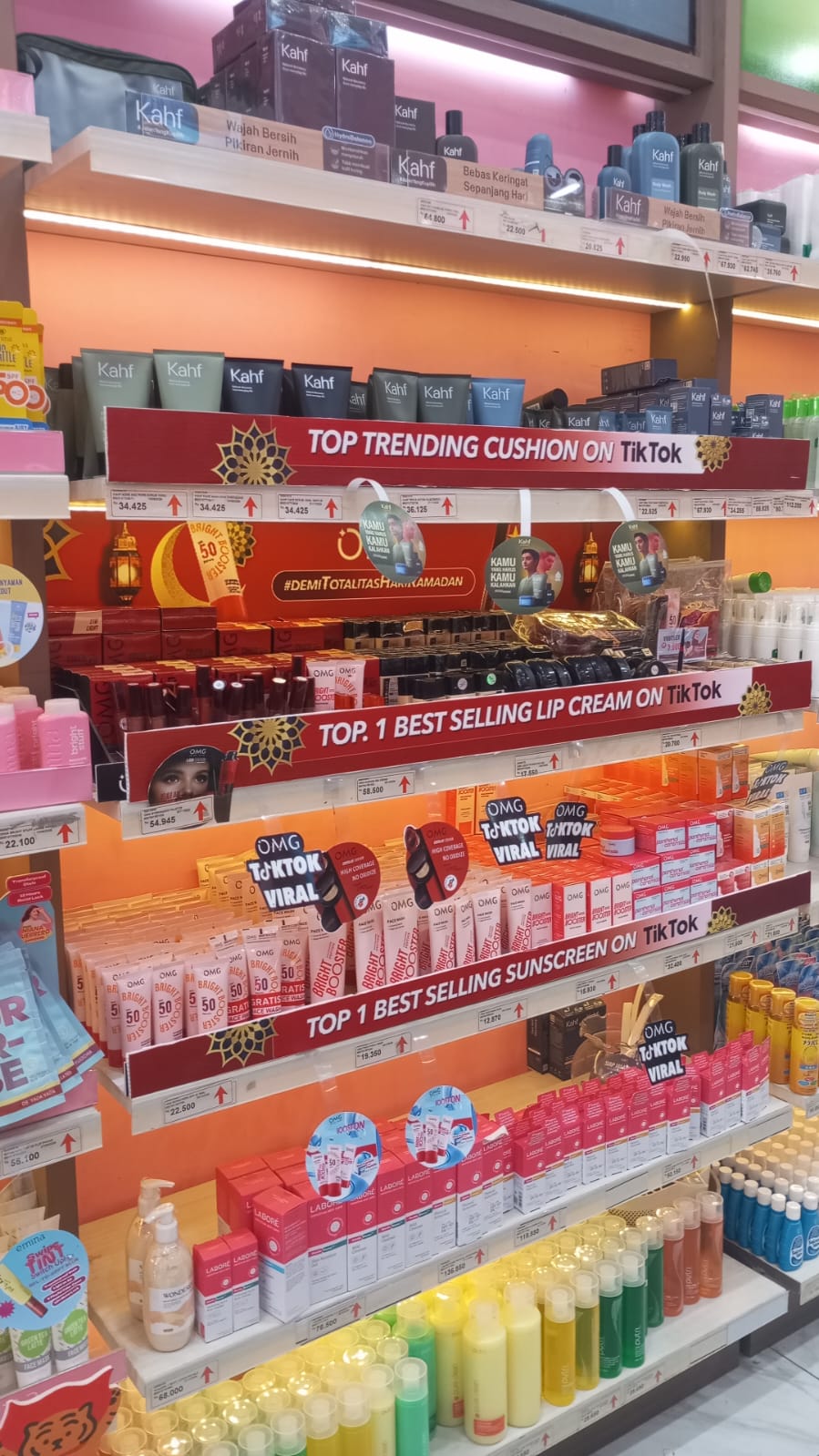 BACKWALL OMG KIM KOSMETIK